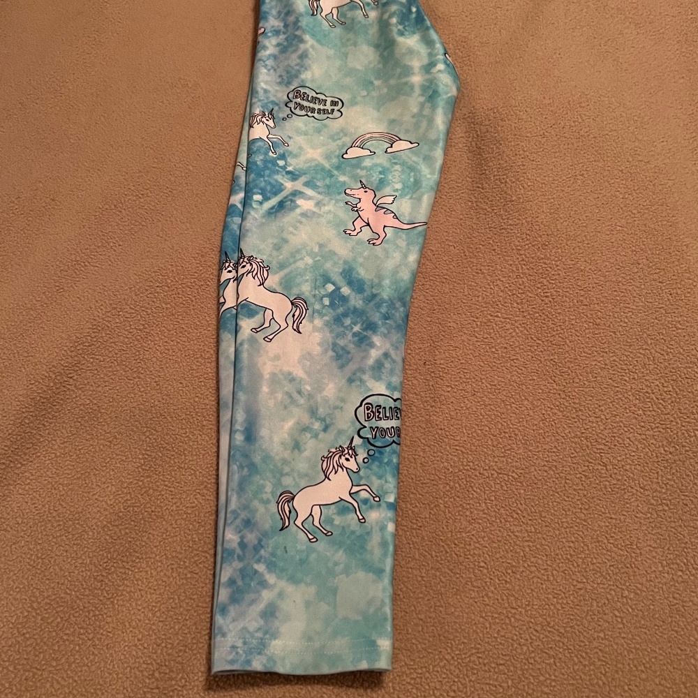 Girls leggings with unicorns and Dinos